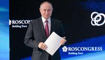 V ulicích Petrohradu lidé volali po pádu Putina. Zněla zakázaná píseň