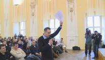 Rodiče odmítají sloučení škol v Holešově. Chystají demonstraci, starosta čelí kritice