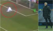 Pyrotechnika opět na hřišti! Ohrožen byl Mourinhův gólman