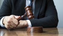 Lidé platí za právníky i statisíce. Pomoct přitom může pojišťovna