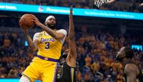 Vtipný vlastňák, pak dominance. Hvězda Lakers napodobila legendy
