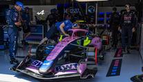 Nahlédli jsme tam, kam fanoušci nesmí. Luxusní zázemí Formule 1 ukázala stáj Alpine