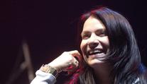 Anna K. vyděsila fanoušky. Na koncert přijela na invalidním vozíku