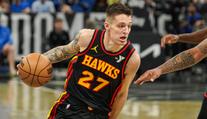 Tvrdý faul vyřadil Krejčího. Český basketbalista ošklivě spadl na záda