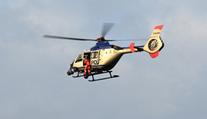 V Sasku se zřítila helikoptéra do řeky. Dva vojáky našli mrtvé, třetího hledají