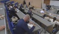 Málo míst pro studenty na vysokých školách: Ptejte se předsedy Rady vysokých škol