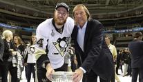 Hrdý na syna! Legenda Kühnhackl u Stanley Cupu mluvil česky