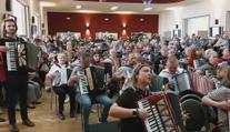 VIDEO: Přes 200 harmonikářů se sešlo a trhlo rekord. Podívejte se, co společně zvládli