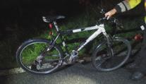 Záhada mrtvého cyklisty i šofér na útěku. Víkend na silnicích byl rušný