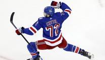 Čechům se v přípravě NHL daří. Jeník byl u čtyř gólů, Chytil řídil výhru nad Bruins