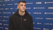 Radši do klece než do televize. Český MMA zápasník promluvil o Superlovu