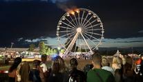 Ohnivý horor. Na festivalu v Německu vzplálo ruské kolo, desítky zraněných