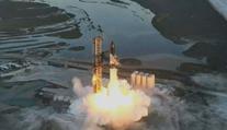 Muskova superraketa měla nakročeno do vesmíru. Pak opět explodovala