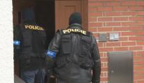 Padl verdikt za donášení lihové mafii. Bývalým celníkům hrozí až 16 let vězení
