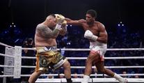 Joshua zachránil své impérium. Od sponzorů dostává čtvrt miliardy