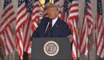 Proti mé vůli mě líbal a osahával, tvrdí žena o Trumpovi. Ten to popírá