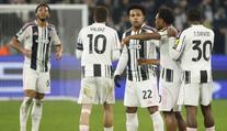 Chaos na stadionu Juventusu. Fanoušci se během zápasu poprali, zasahovat museli i hráči