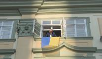 Česko si na vyvěšování vlajek potrpí. Emoce kromě Ukrajiny vyvolává také Tibet
