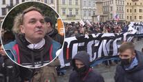 Opatření jsou nesmyslná, míní protestující. Volají po změně vlády