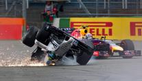 HOROR v F1. Massa se svým vozem udělal kotrmelec