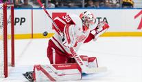 Parádní premiéra českého brankáře v NHL! Vychytal hvězdného McDavida