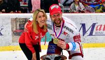 Vrána pohřbil milovanou Lindsey. Její rodiče popsali, co se při obřadu dělo
