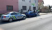 Honička u Prahy. Při zatýkání řidiče se zranili dva policisté!