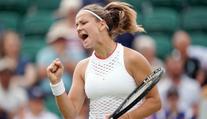 Muchová ovládla maratonské derby, postupuje i Strýcová, Kvitová končí