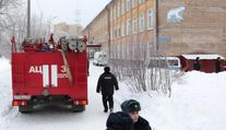 Kluci na sebe ve škole vytáhli nože. Zranili deset žáků a učitelku
