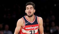 Washingtonu se vrátil kapitán, ale Satoranskému prostor zůstal