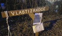Hejtmanu Vondrákovi někdo postavil před dům šibenici. Případ řeší policie