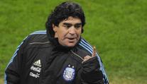 Angličan se vysmíval smrti Maradony. Italští fanoušci na něj pořádají hon