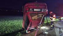Děsivá nehoda u Zlína: Auto se několikrát přetočilo přes střechu, mladík neměl šanci