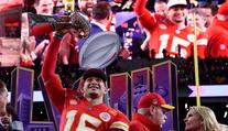Kansas obhájil vítězství v Super Bowlu. Šlo o nejdelší zápas v historii