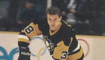 Do Pittsburghu nechtěl, pak se kousl, vychoval Jágra a vyhrál Stanley Cup