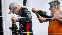 Řádění McLarenu odnesla další trofej. Její výroba trvala 210 hodin