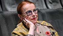 Janžurová zkolabovala v divadle. Představení ihned zrušili, jela pro ni sanitka