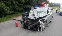 Auto smetlo a zabilo motorkáře, který mu zřejmě nedal přednost