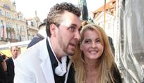 Bývalý přítel Bartošové si žije na vysoké noze. Chlubí se mercedesem za miliony