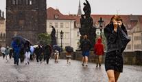 Bouřky budou silnější, než se čekalo. Meteorologové zpřísnili výstrahu