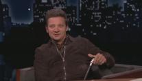 Jeremy Renner se opět objevil mezi lidmi. Zavzpomínal na děsivou nehodu