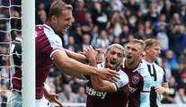 Souček pomohl k první výhře West Hamu, Tottenham zaskočil City