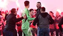 Fanoušek Slavie, který napadl brankáře Sparty, dostal doživotní zákaz