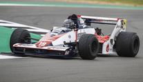 Padok Formule 1 smutní. Zemřel první boss Ayrtona Senny