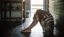 Brutální případ týrání dětí. Rodiče jim dávali elektrošoky, vše si natáčeli