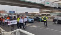 Aktivisté opět zablokovali pražskou magistrálu. Protesty plánují každý týden