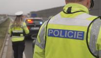 Policie zastavila mladíka, ihned přišel o řidičák. Jen pár dní po 18. narozeninách
