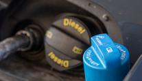 AdBlue už na pumpách dochází. Majitelé dieselů stojí i fronty, bojí se, že nenastartují