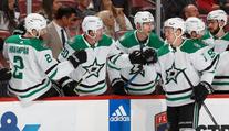Faksa se na demolici Edmontonu podílel dvěma asistencemi. Padlo 11 gólů