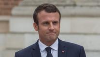 VIDEO: Macron dostal od manželky facku. Pak dělal jakoby nic
